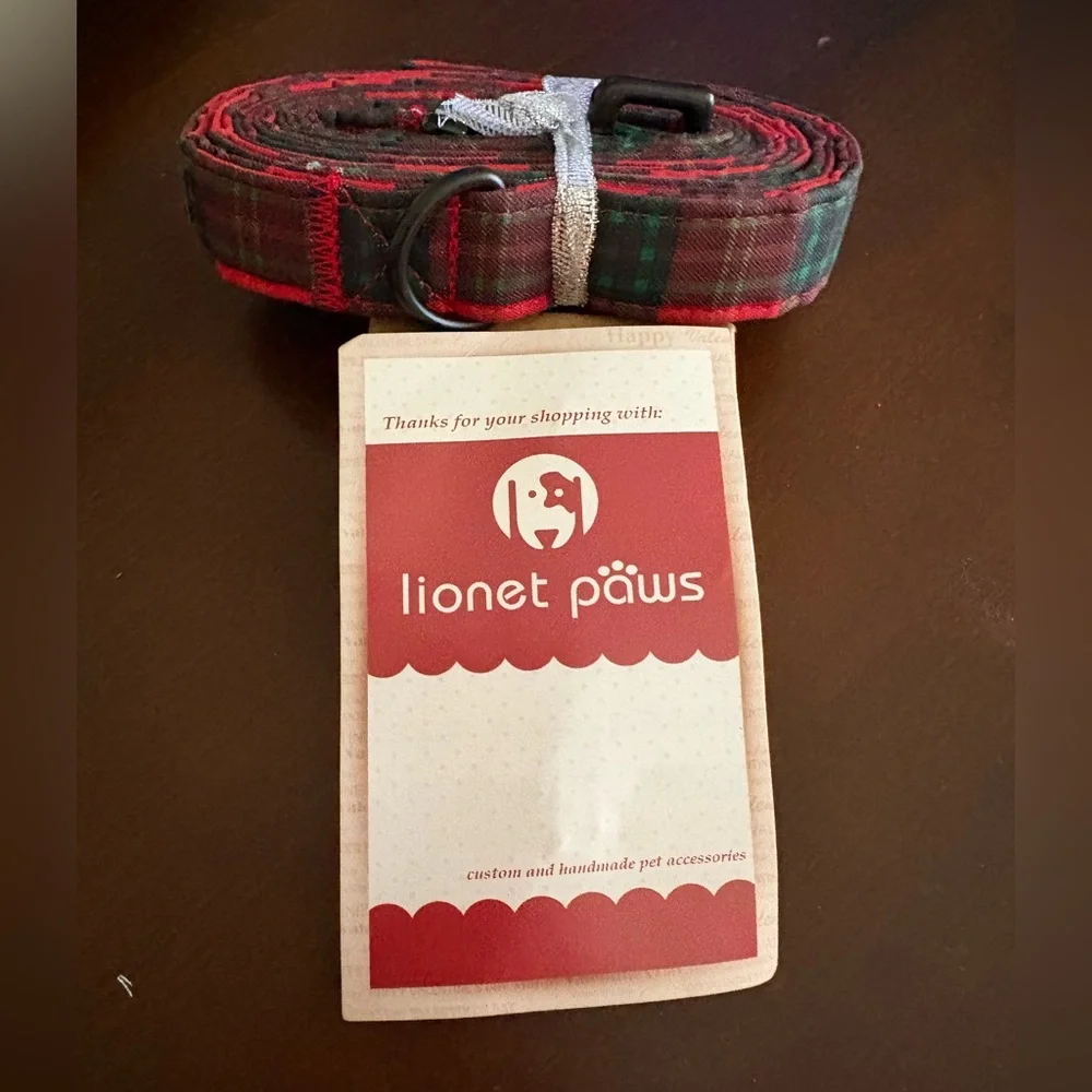 5/$30 Lionet Paws Large Plaid Dog Leash NWT